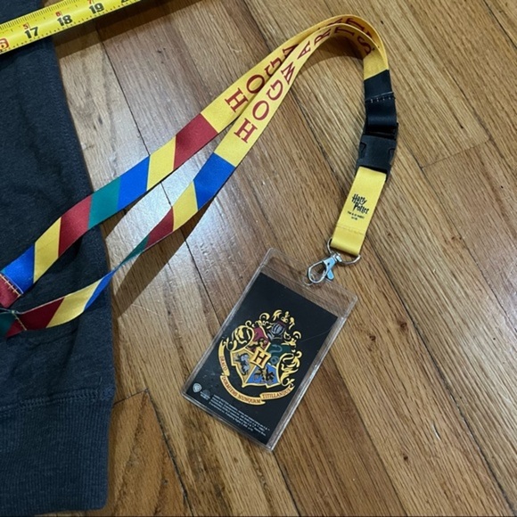 Harry Potter sweatshirt with bonus lanyard - Picture 5 of 7